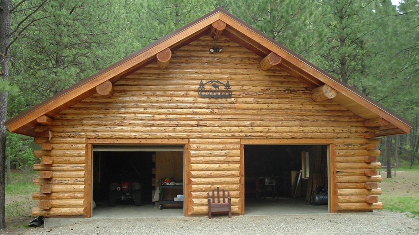 Garages and Barns - Meadowlark Log Homes